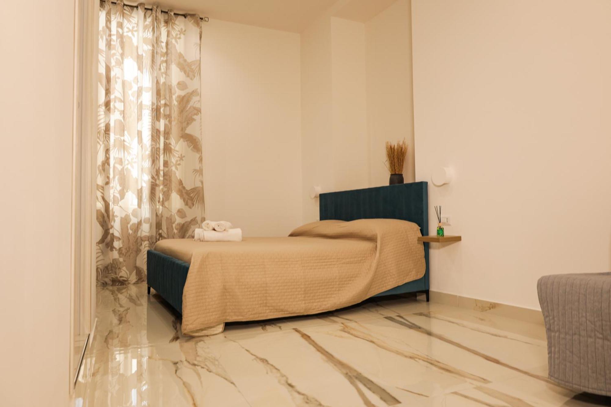 Napoli Station Rooms Exteriér fotografie